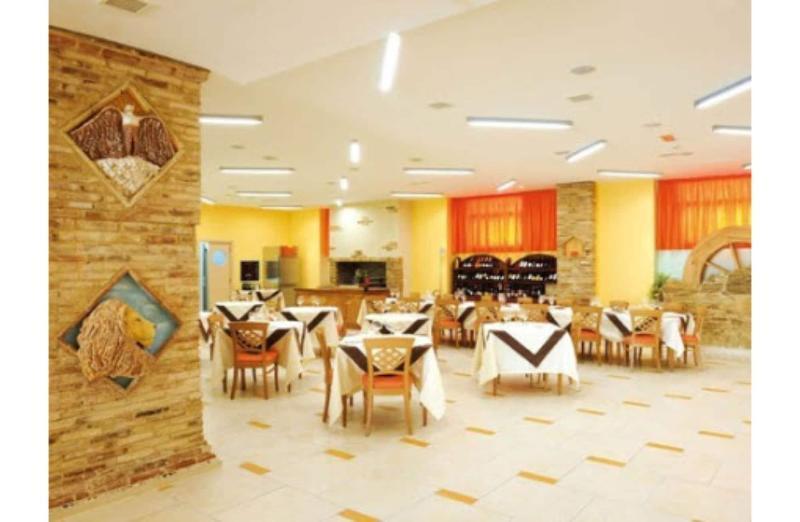 Hotel Cristina Rocca San Giovanni Zewnętrze zdjęcie